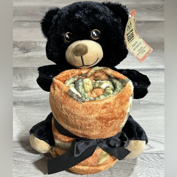 Realtree Edge Plush Bear & Camouflage Throw Set Absolutely Adorable! GREAT GIFT! - Picture 5 of 11
